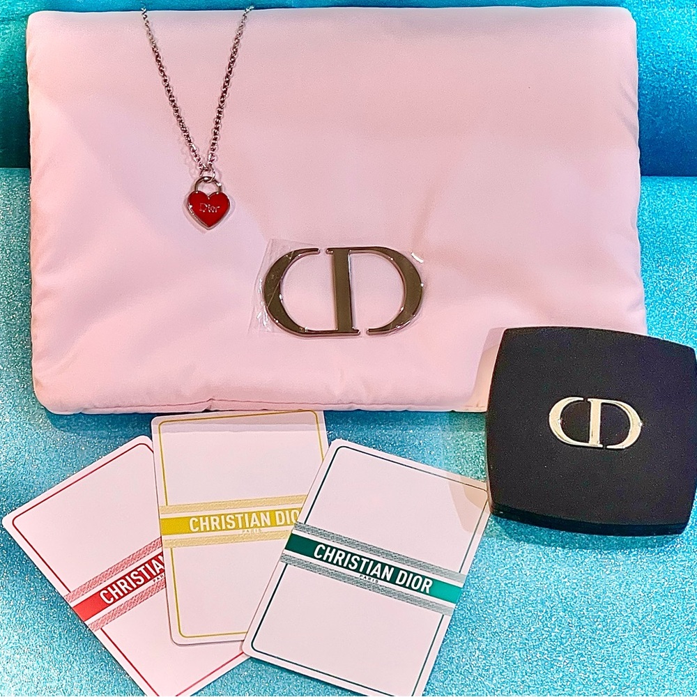 ❤️‍🔥 6 PIECE SET: Dior❤️pendant + Dior Cosmetic Bag + Dior Mirror + 3 Dior Cards